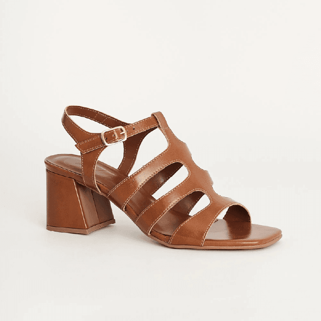 Sandália Tiras Vazadas 